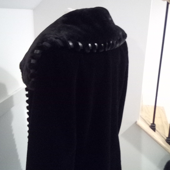 Vintage Black Jones New York Fun Furry Coat - Picture 4 of 16